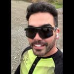 عکس از عینک ورزشی اوکلی مدل WT2958 بر روی صورت آرمین رحمتی