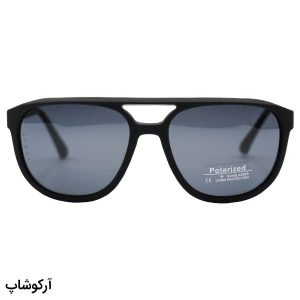 عکس از عینک آفتابی اوگا مورل با فریم خلبانی، رنگ مشکی مات، دسته فنردار، لنز دودی تیره و پلاریزه مدل P7904