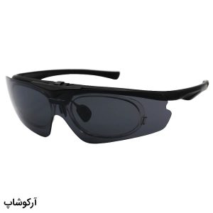 عکس از عینک ورزشی OAKLEY با فریم و دسته مشکی رنگ، لنز دودی تیره طرح لنز بالارونده مدل BL5809