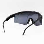 عکس از عینک ورزشی برند Pit-Viper با فریم مشکی رنگ، لنز دودی تیره و دارای UV400 مدل 49282-C01
