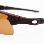 عکس از عینک ورزشی اوکلی OAKLEY نیم فریم، رنگ قهوه ای مات با لنز قهوه ای تیره مدل 9164