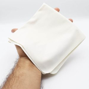 عکس از دستمال عینک سفید، سایز بزرگ و از جنس پارچه‌ای نرم (30 در 30 سانتی‌متر) مدل 992800