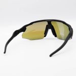 عکس از عینک ورزشی OAKLEY با فریم مشکی رنگ، 5 کاور لنز قابل تعویض و تجهیزات کامل مدل OO9442-0338