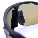 عکس از عینک ورزشی OAKLEY با فریم مشکی رنگ، 5 کاور لنز قابل تعویض و تجهیزات کامل مدل OO9442-0338