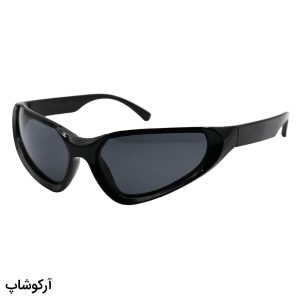 عکس از عینک آفتابی فانتزی بالینسیاگا با فریم مشکی، بیس دار و بیضی شکل و لنز دودی تیره مدل PP1004