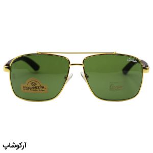 عکس از عینک آفتابی کارتیه با فریم خلبانی، رنگ طلایی، دسته چوبی و لنز سنگ و سبز تیره مدل 128-S62