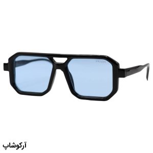 عکس از عینک دید در شب Prada با فریم مربعی شکل، رنگ مشکی براق و لنز آبی رنگ مدل ZN3903