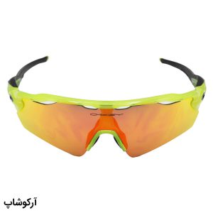 عکس از عینک ورزشی اوکلی با فریم سبز فسفری، 5 کاور لنز قابل تعویض و تجهیزات کامل مدل OO9275-07