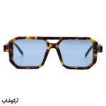 عکس از عینک دید در شب PRADA با فریم مربعی شکل، رنگ هاوانا براق و لنز آبی رنگ مدل ZN3903