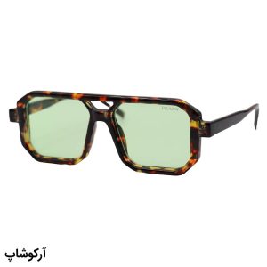 عکس از عینک دید در شب Prada با فریم مربعی شکل، رنگ هاوانا براق و لنز سبز رنگ مدل ZN3903