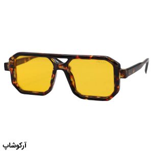 عکس از عینک دید در شب پرادا با فریم مربعی شکل، رنگ هاوانا براق و لنز زرد رنگ مدل ZN3903