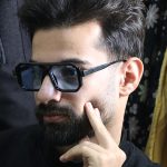 عکس از عینک پرادا با فریم مربعی شکل مدل ZN3903 بر روی صورت محمدحسین ابراهیم زاده