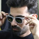 عینک آفتابی Ray-Ban با فریم ویفرر و لنز شیشه و سنگی مدل RB2140 بر روی صورت محمدحسین ابراهیم زاده