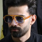 عینک دید در شب TOM FORD با فریم شکل خلبانی مدل E5159 بر روی صورت محمدحسین ابراهیم زاده