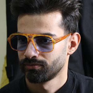 عینک دید در شب TOM FORD با فریم شکل خلبانی مدل E5159 بر روی صورت محمدحسین ابراهیم زاده