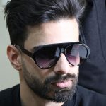 عینک GUCCI با فریم کائوچو، شکل خلبانی، سایز بزرگ و لنز دارای یووی مدل 94533 بر روی صورت محمدحسین ابراهیم زاده