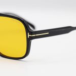 عکس از عینک دید در شب TOM FORD با فریم مشکی رنگ، شکل خلبانی و لنز زرد رنگ مدل E5159
