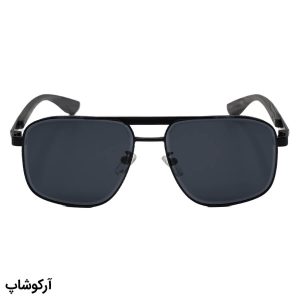 عکس از عینک آفتابی Cartier با فریم شکل چندضلعی، رنگ مشکی، دسته چوبی و لنز دودی تیره مدل 2524