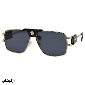 عکس از عینک آفتابی VERSACE با فریم طلایی و مشکی رنگ، شکل چند ضلعی و لنز دودی تیره مدل 22206