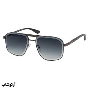 عکس از عینک آفتابی Cartier با فریم شکل هندسی، رنگ نوک مدادی، دسته چوبی و لنز دودی سایه روشن مدل 2524