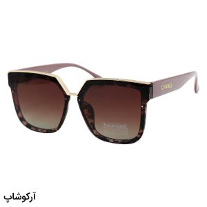 عکس از عینک آفتابی CHANEL با فریم هاوانا، شکل مربعی، دسته کالباسی و لنز قهوه‌ای سایه روشن و پلاریزه مدل P6809