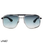 عکس از عینک آفتابی Cartier با فریم شکل هندسی، رنگ نقره‌ای، دسته چوبی و لنز سبز سایه روشن مدل 2524