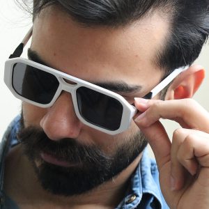 عکس از عینک Marc Jacobs با فریم مربعی شکل مدل 53336 بر روی صورت محمدحسین ابراهیم زاده