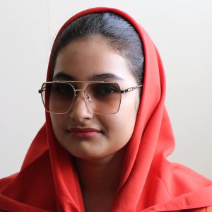 عکس از عینک آفتابی زنانه cartier با فریم شکل مربعی مدل 23071 بر روی صورت فاطمه ابراهیم زاده