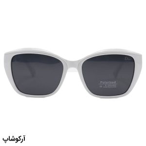 عکس از عینک آفتابی زنانه دیور با فریم سفید براق، شکل چند ضلعی و لنز پلاریزه و دودی تیره مدل P5209