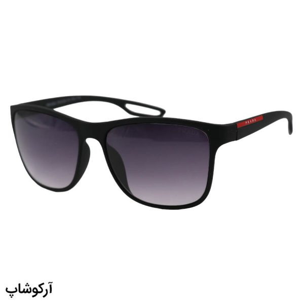 عکس از عینک آفتابی پرادا با فریم رنگ مشکی مات، مربعی شکل و عدسی دودی سایه روشن مدل 8084