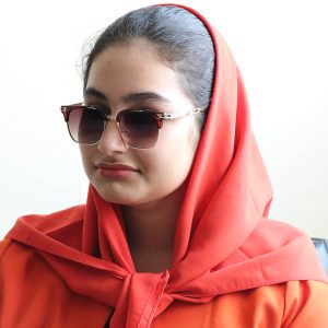 عینک آفتابی میباخ با فریم کلاب مستر مدل 3402 بر روی صورت فاطمه ابراهیم زاده