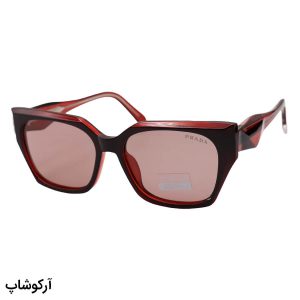 عکس از عینک آفتابی پرادا با فریم رنگ قرمز، شکل گربه‌ای، دسته سیم‌دار و لنز قرمز تیره و پلاریزه مدل 66512