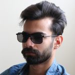 عینک Police با فریم مربعی شکل مدل 33398 بر روی صورت محمدحسین ابراهیم زاده
