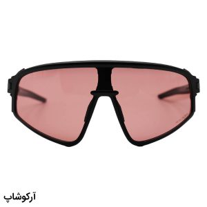 عکس از عینک ورزشی OAKLEY با فریم رنگ مشکی مات، بیس دار و لنز قهوه‌ای مایل به قرمز مدل OO9404-0335 126