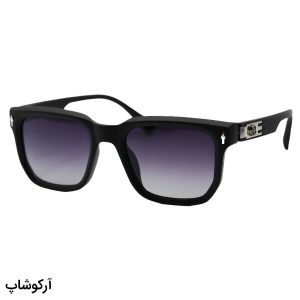عکس از عینک آفتابی Gucci با فریم مشکی مات، شکل مربعی، لنز دودی گرادینت و پلاریزه و دسته فنری مدل 7126