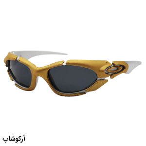 عکس از عینک آفتابی oakley با فریم رنگ طلایی و نقره‌ای، لنز پلاریزه و دودی به همراه پک اصلی مدل 9367 - plate