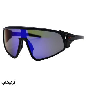 عکس از عینک ورزشی OAKLEY با فریم رنگ سرمه‌ای مات، بیس دار و لنز آینه‌ای و رنگ آبی مدل OO9404-0335 126
