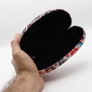 عکس از قاب عینک طرح هارد کیس، از جنس مخملی، بیضی شکل، چند رنگ و درب لولا فنری مدل 992876