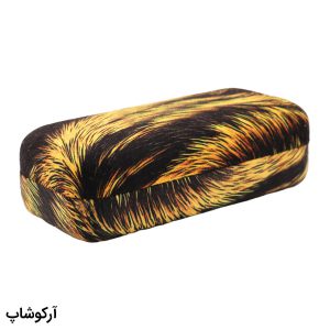 عکس از قاب عینک طرح هارد کیس، از جنس مخملی، شکل مستطیلی و رنگ مشکی و زرد مدل 992878