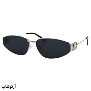 عکس از عینک آفتابی زنانه بالنسیاگا با فریم بیضی شکل، رنگ نقره‌ای و لنز دودی تیره مدل 2563