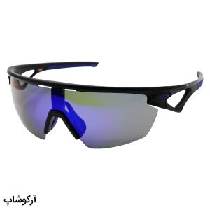 عکس از عینک ورزشی پلاریزه OAKLEY با فریم مشکی مات، از جنس کائوچو و لنز آینه‌ای و آبی رنگ مدل OO9403-0336