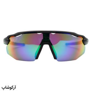 عکس از عینک ورزشی اوکلی با فریم مشکی، بیس‌دار، دسته مشکی و سبز، لنز آینه‌ای، چند رنگ و پلاریزه مدل TO4928