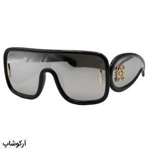 عکس از عینک آفتابی فانتزی LOEWE با فریم مربعی، اور سایز، رنگ مشکی و لنز آینه‌ای و رنگ نقره‌ای مدل 4000