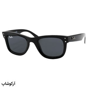 عکس از عینک آفتابی ریبن با فریم ویفرر ریورس، رنگ مشکی و لنز رنگ دودی تیره و لولا دوبل مدل RB R0502S