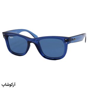 عکس از عینک آفتابی ریبن با فریم ویفرر ریورس، رنگ آبی و لنز رنگ آبی تیره و لولا دوبل مدل RB R0502S