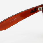 عکس از عینک آفتابی Ray-Ban با فریم ویفرر، رنگ قهوه‌ای و لنز قهوه‌ای تیره و جنس شیشه‌ای (سایز کوچک) مدل RB2140-S
