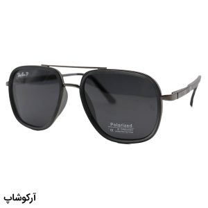 عکس از عینک آفتابی Ray-Ban با فریم طوسی و نوک مدادی، شکل چندضلعی، دسته فنری و لنز دودی تیره و پلاریزه مدل P9004