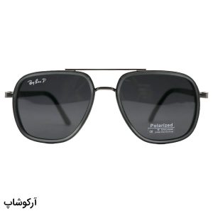 عکس از عینک آفتابی Ray-Ban با فریم طوسی و نوک مدادی، شکل چندضلعی، دسته فنری و لنز دودی تیره و پلاریزه مدل P9004
