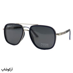 عکس از عینک آفتابی Ray-Ban با فریم سرمه‌ای و نوک مدادی، شکل چندضلعی، دسته فنری و لنز دودی تیره و پلاریزه مدل P9004
