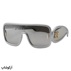 عکس از عینک آفتابی فانتزی لووه با فریم مربعی، اور سایز، رنگ سیلور و لنز آینه‌ای و رنگ نقره‌ای مدل 4000